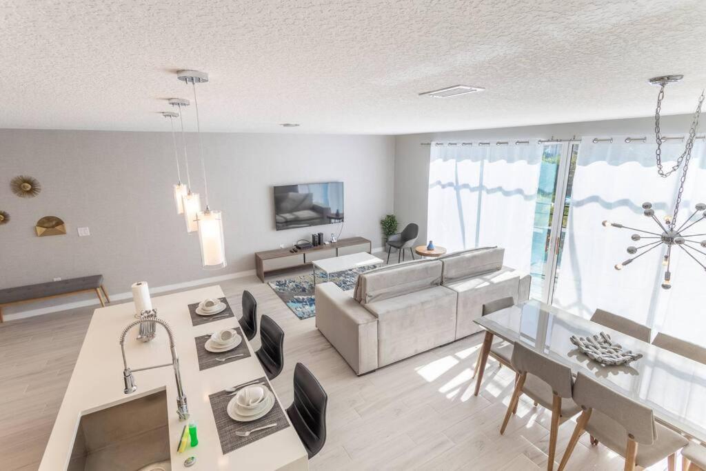 Charming Four Bedrooms Townhome With Private Splash Pool At Le Reve Resort كيسيمي المظهر الخارجي الصورة